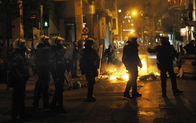 Επεισόδια στα Εξάρχεια μεταξύ αστυνομικών και αντιεξουσιαστών